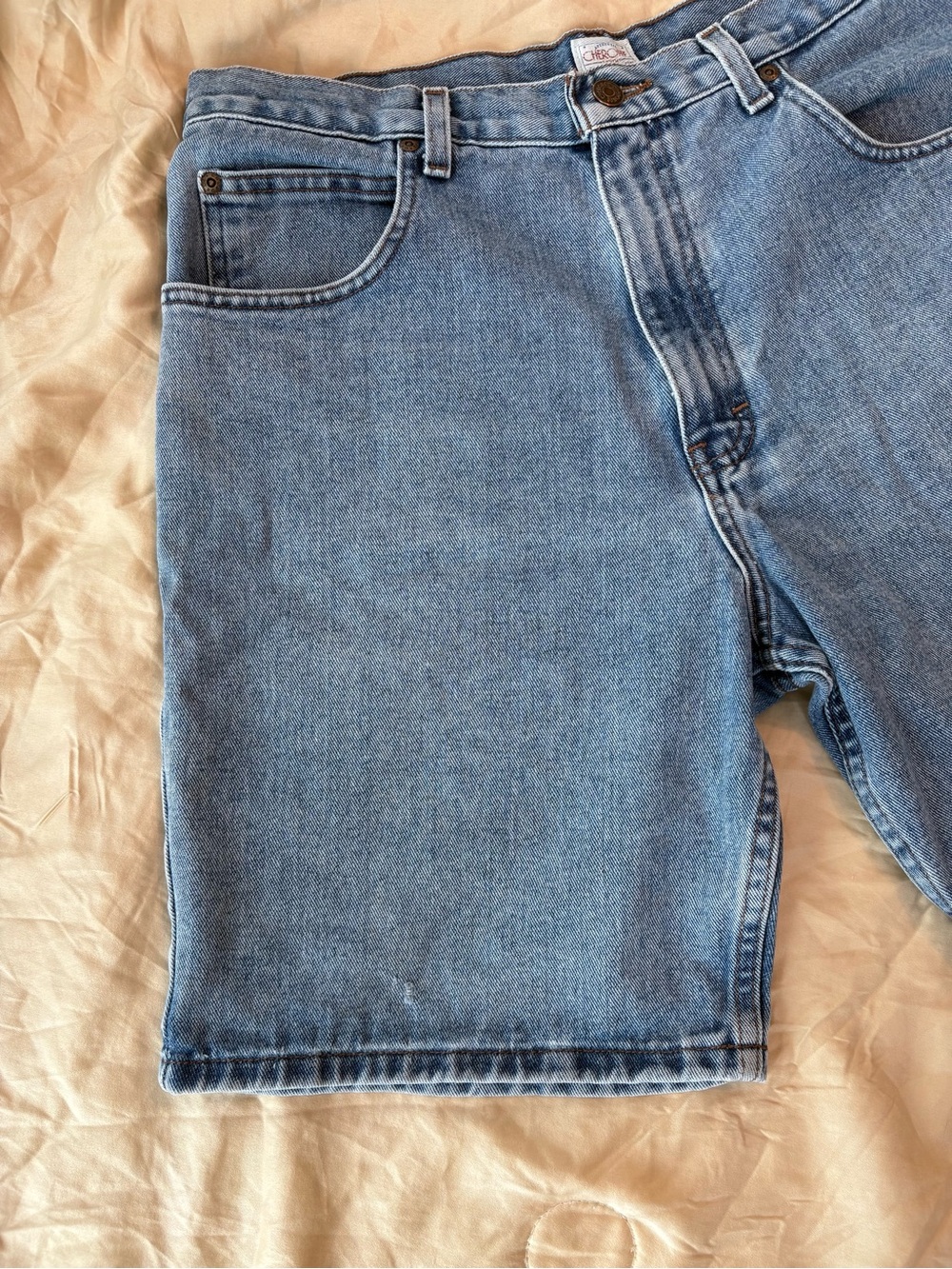 Vintage Cherokee Jean Shorts — Unisex Y2K Style (Women’s 10-12, Men’s 34) - Picture 8 of 8